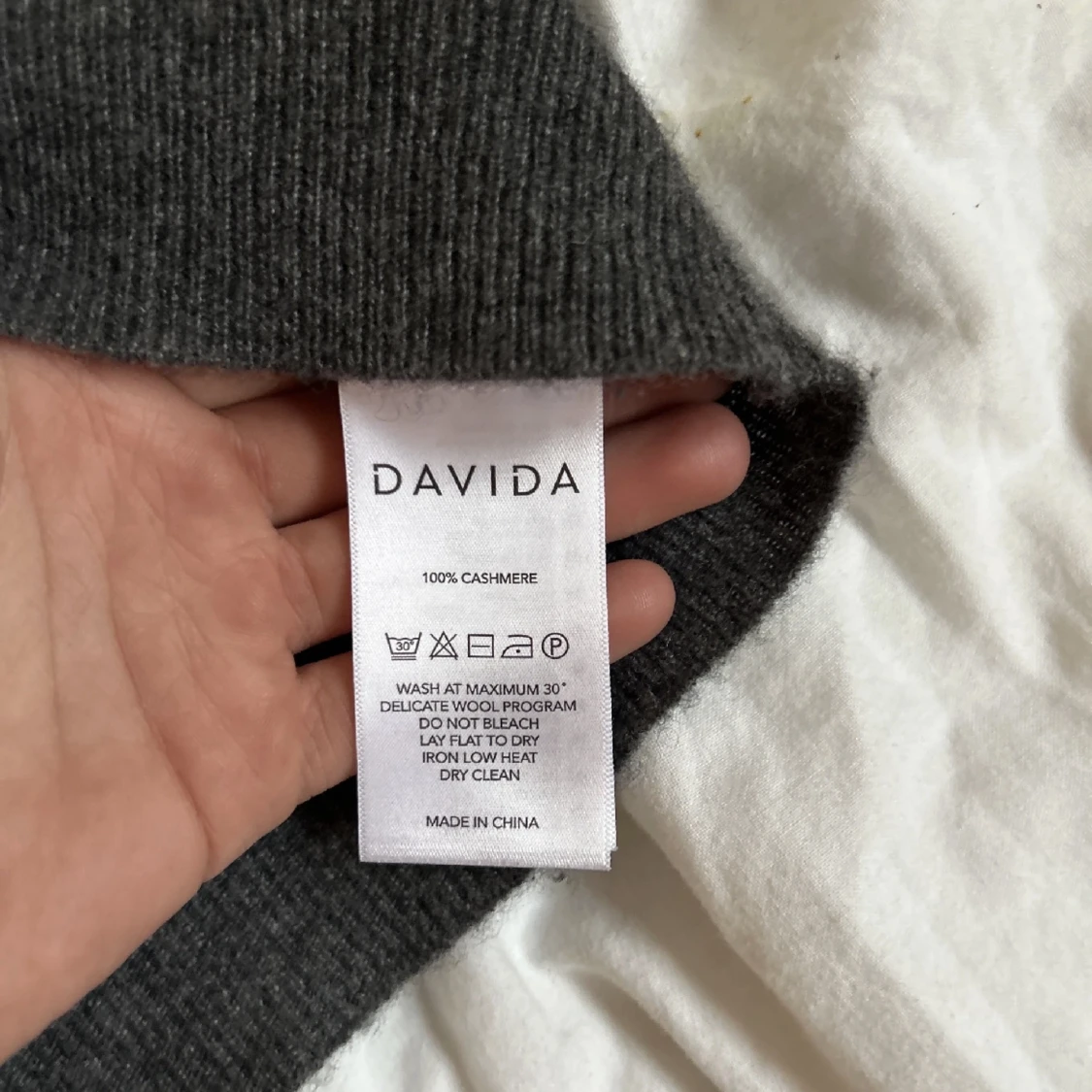 Cashmere hoodie - 91