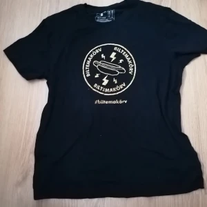 Tröja  - En tröja som inte kommer till användning längere 💗