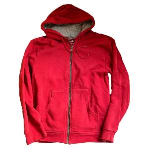 Röd zipup hoodie i storlek XL 💕