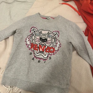 Kenzo tröja  - Använd få tal gången med mycket försiktighet 