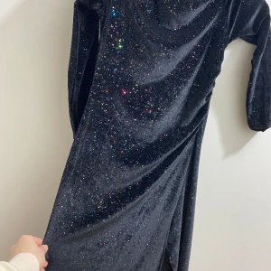 Klänning  - Storlek S använd två gånger pris 50 kr skriv om ni vill se mer bilder