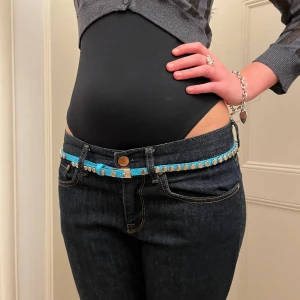 Skitsnyggt blått bälte😊 - Klär upp en outfit så mycket💥😊