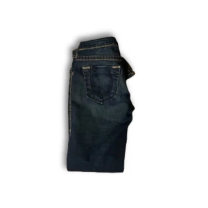 True religion jeans - True religion jeans, skit snygga, nån liten defekt där tråden har gått upp på vänstra benet ca 0,7cm skriv för mått eller fler bilder