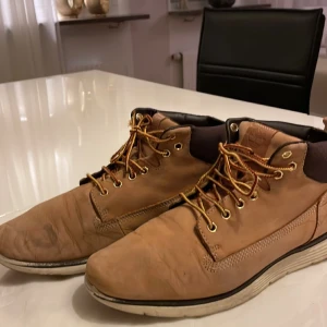 Timberlands - Varma vinter skor timberlands i storlek 41,5. Dom är använda men har inga hål eller något sådant utan bara vanliga slitage 
