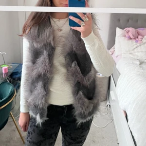 Pälsväst! - Säljer denna sjukt snygga Pälsväst!