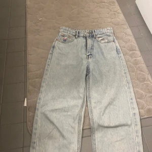  coola skatebyxor  - Baggy coola jeans med fick design 