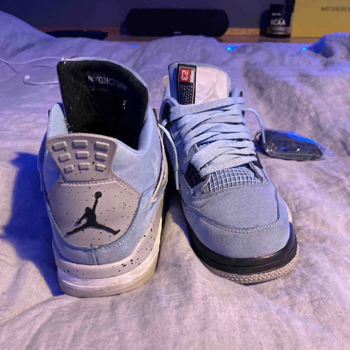 Jordan 4 unc blue - 90