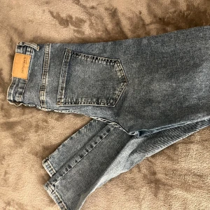 Molly jeans  - Blåa Molly jeans,helt nya. Storlek m 