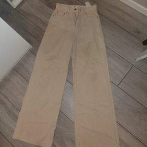 Vida manchesternyxor i beige från pull & bear