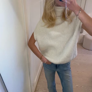 Stickad topp - Helt underbar stickad topp/ slipover från NAKD💕