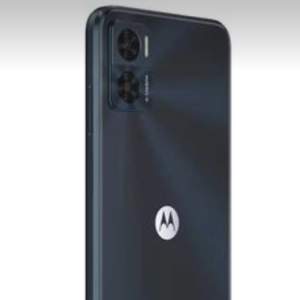 Motorola Moto E22 smartphone 4/64GB (svart) i oöppnad kartong till salu. Nypris1890 kronor. Telefonen är olåst och säljes då den inte kommer till användning.   Skickar varan snabbt!