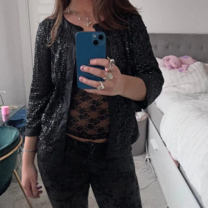 Kofta! - Så snygg kofta i paljetter perfekt till nyår eller andra festliga tillfällen !