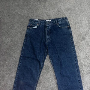 Jeans - Just junkies jeans i lösare passform. Endast provade. Sälja pga för stora
