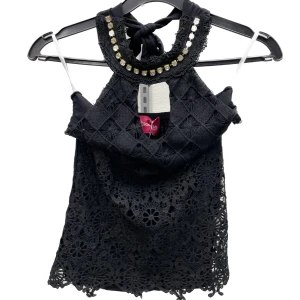 Spetslinne - Sött linne med detaljer på kragen