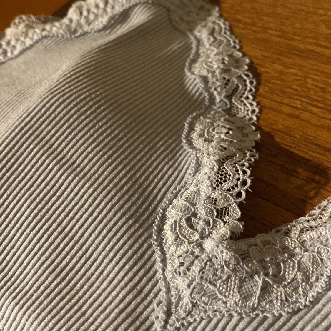 Ljusblå BH/topp med spets - 90