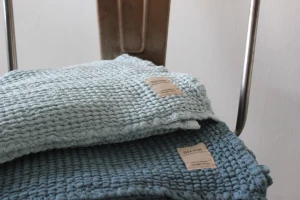 SVEA HOME Linne Handdukar - Linne är ett exklusivt material och oherhört slitstarkt och skönt. Helt nya Svea Home Linne handdukar från laget. Finns i 3 storlekar. Från ansikts din till bad duk. Vid mer produkter besök Sveahome.net annars skriv här! 