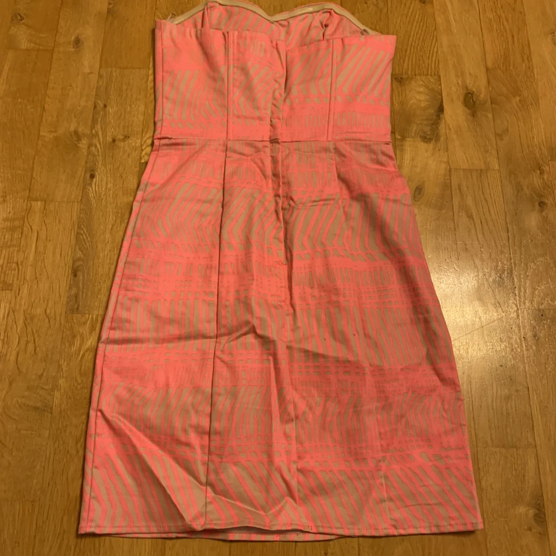 Festklänning från hm - 90