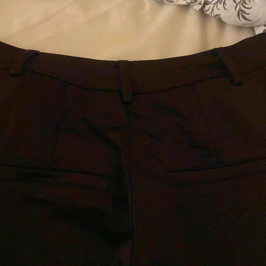 Glansiga kostymbyxor - 91