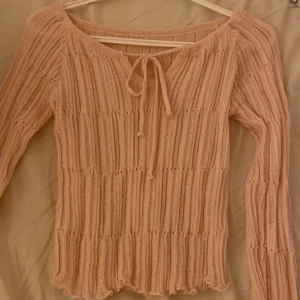 Suupergullig stickad topp - Helt ny stickad topp, sitter superfint!!