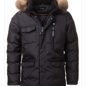 Hollies jacka - Säljer min hollies jacka storlek 50 men de är Storlek M i hollies storlekar