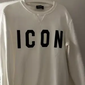 Icon Dsquared2 tröja som jag säljer pga att den inte passar. 