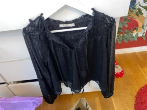 Nakd blus - Blus från nakd  Storlek 34 Snören man knyter 