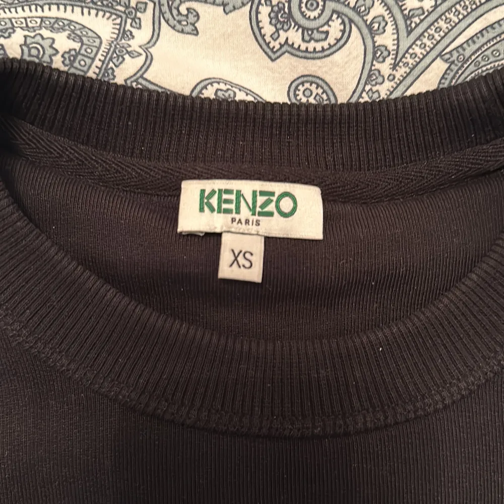 Kenzo tröja, använd några få gånger.. Hoodies.