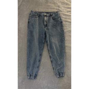 Baggy Jeans från H&M köpta för ca 3 år sen Använda Max 10 gånger 