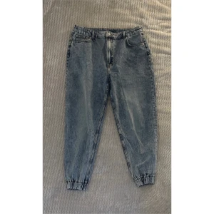 Baggy Jeans  - Baggy Jeans från H&M köpta för ca 3 år sen Använda Max 10 gånger 