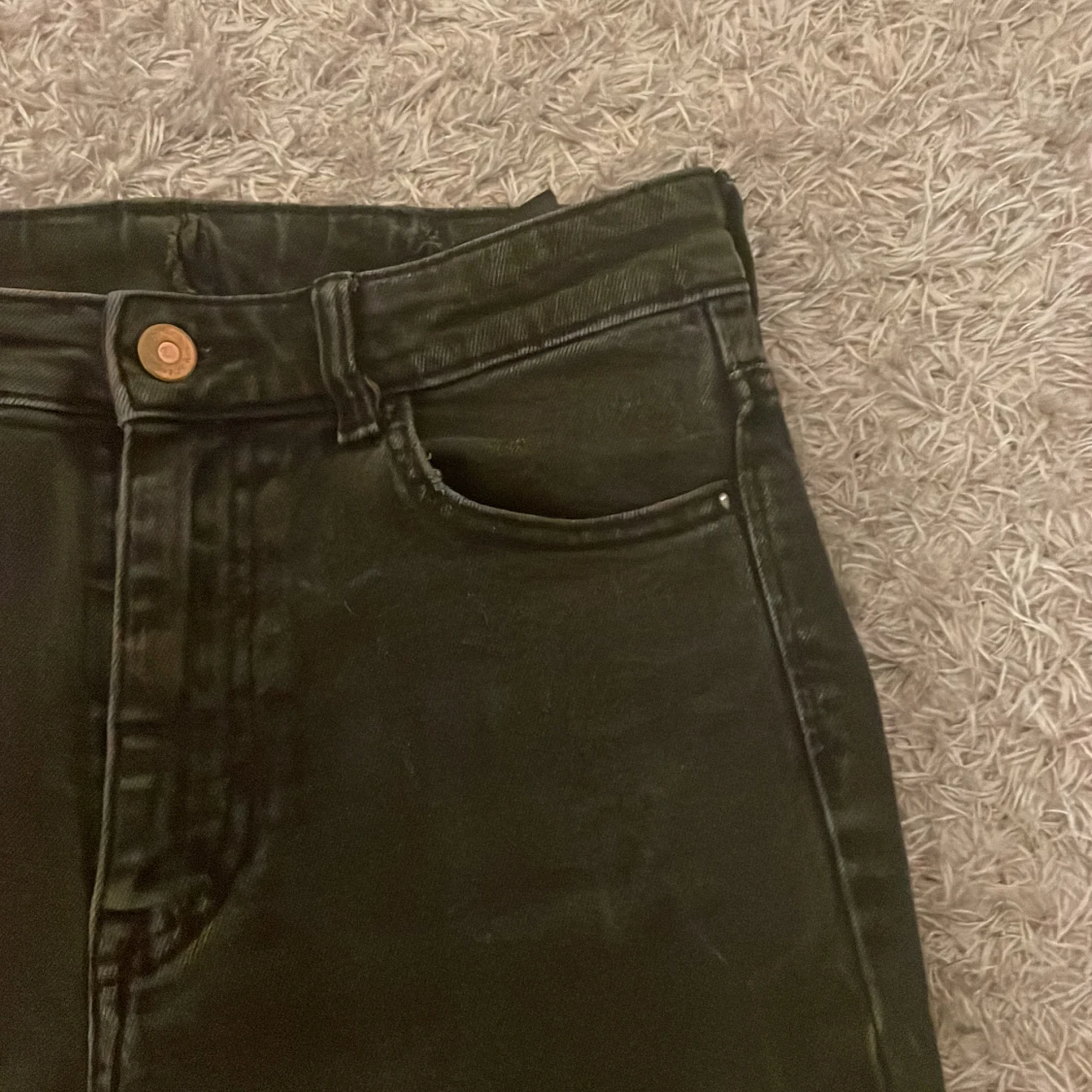 Svarta sköna bootcut jeans i stolek 34  - 91