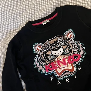 Kenzo Sweatshirt XS - Säljer pågrund av flytt, tröjan är använd 1 gång