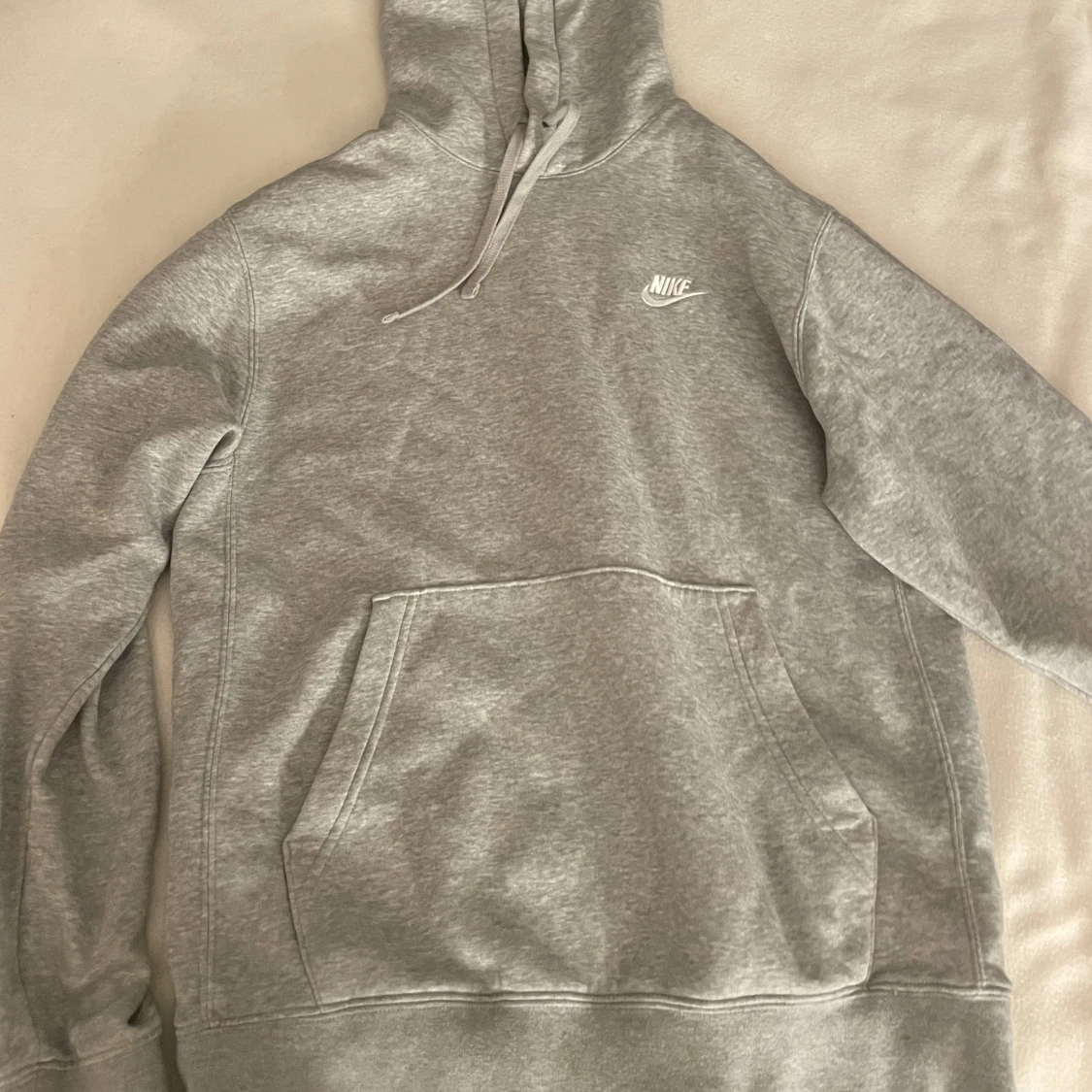 Grå Nike hoodie - 91