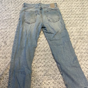 Baggy jeans Bershka   - Baggy bershka jeans, storlek W30/L32, skriv om ni har några funderingar?