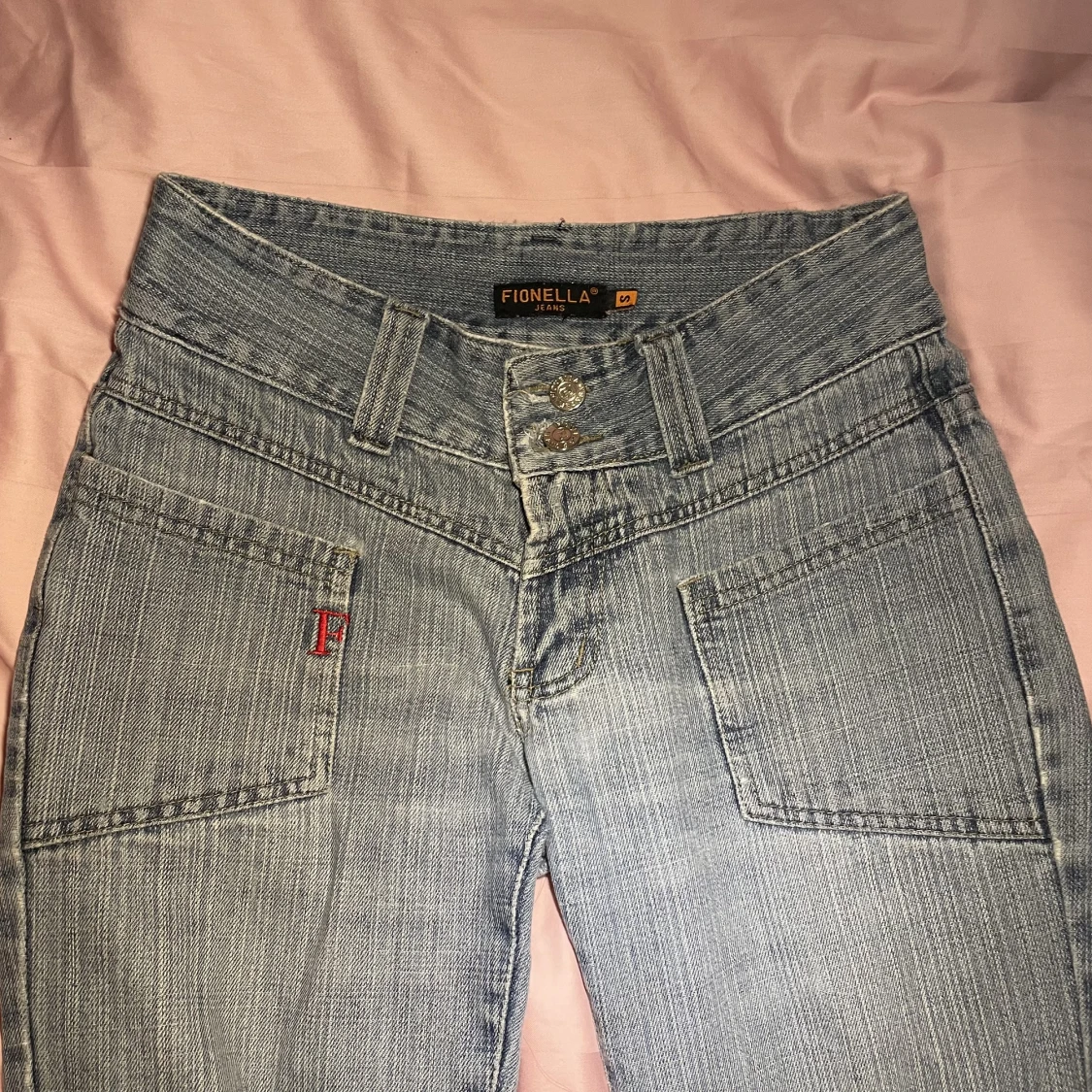 Jeans med dragkedjor - 90