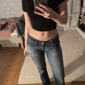 Lågmidjade Levis jeans - Så snygga långivande Levis jeans