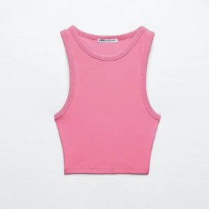 Rosa topp från zara - Säljer min rosa topp från zara som är som ny i skicket. Skriv privat vid frågor eller för egna bilder😊