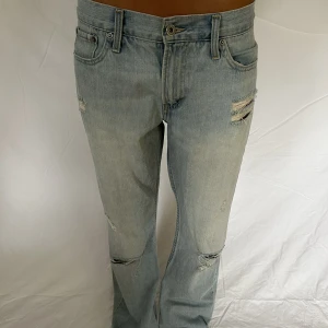 Levis original jeans - Midjemått: 40cm Innerbenslängd: 83cm Ytterbenslängd: 105cm Grenhöjd: 25cm