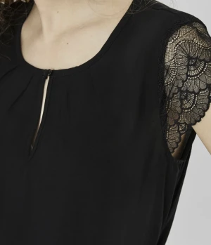 Oanvänd blus - Oanvänd blus, köpt på Zalando.  Storlek L.