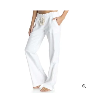 Linnebyxor  - Snygga roxy liknande linnebyxor från Nymock! Aldrig använda, nypris 757kr mitt pris 400kr. Kan tänka mig att gå ner i pris😇