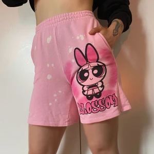 Power Puff Shorts - POWER PUFF shorts från BERSHKA!💕 Aldrig använda! Endast för bilderna✨ Väldigt mjukt material!☀️😋