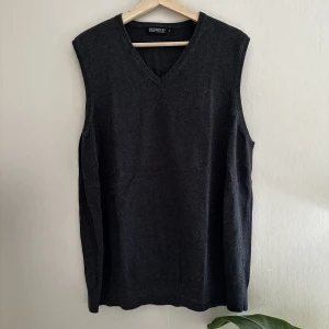 Sweater vest - Jättesnygg och skön sweater best i tunt material 