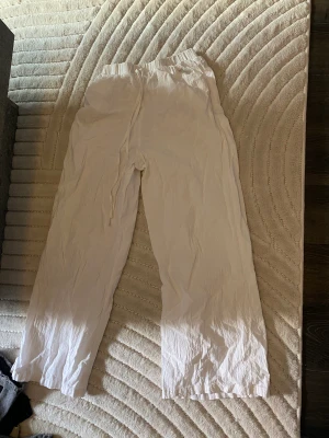 Linnebyxor - Bra skick och snygga på