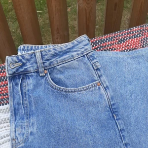 Jeans stl. 31 - Jeans, vid modell. Bra skick.