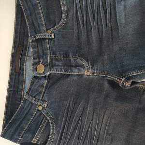 Perfect jeans från Ginatricot strl 27. Använda 1 gång. 