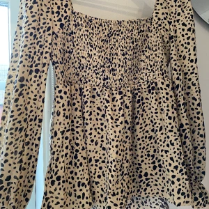 Leopard blus  - Jättefin leopard blus stl M