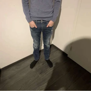 Replay anbass - Tjena, säljer dessa skit snygga replay jeans. Modell anbass. Skick 10/10, nypris 1899. Mitt pris 700! Vid fundering är det bara att höra av!. Mvh