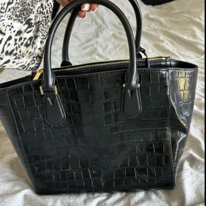 Väska - Michael Kors väska i gott skick 