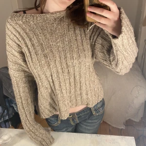 stickad tröja - bra skick🤍🤍