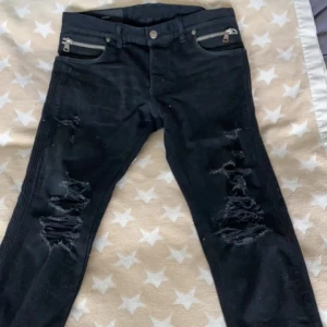 Balmain jeans  - Säljer nu mina balmain jeans då dem inte kommer till någon användning 