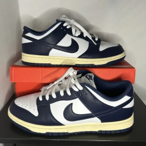Nike Dunk low vintage navy - Säljer för att det var fel storlek, använda en gång. Dm för mer information. 